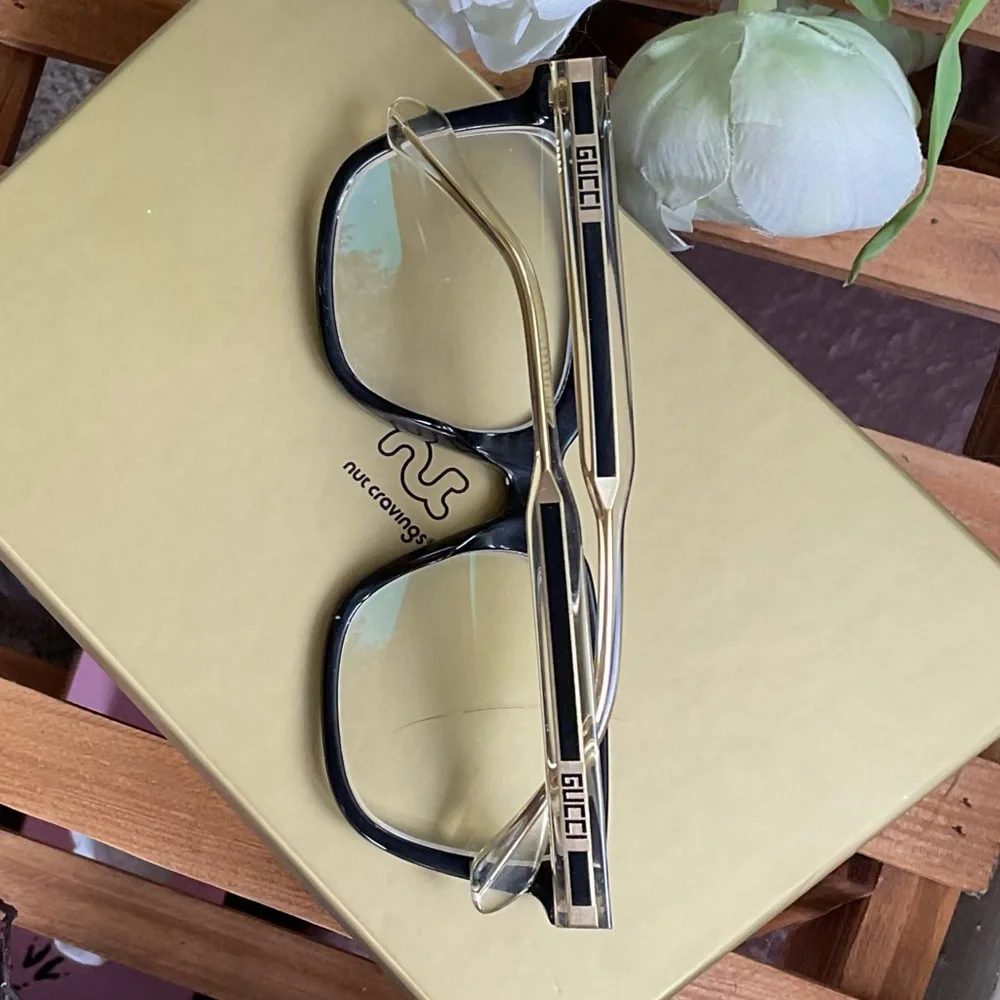 GUCCI READING GLASSES - Picture 8 of 13